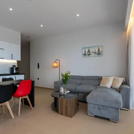 Infinite Blue ,centro Marina A1 Апартаменты *