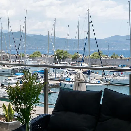 Infinite Blue ,centro Marina A1 Каламата