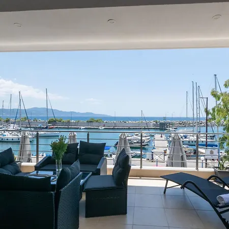 Infinite Blue ,centro Marina A1 Каламата
