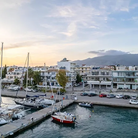 Infinite Blue ,centro Marina A1 Каламата
