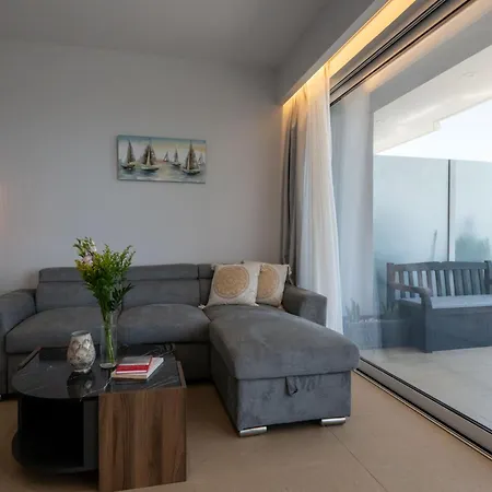 Infinite Blue ,centro Marina A1 *