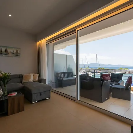 Infinite Blue ,centro Marina A1 * Каламата